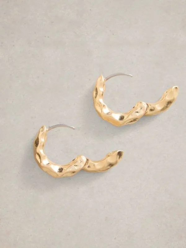 Berrie Huggie Earring in GOLD TONE METALLIC<White Stuff Best