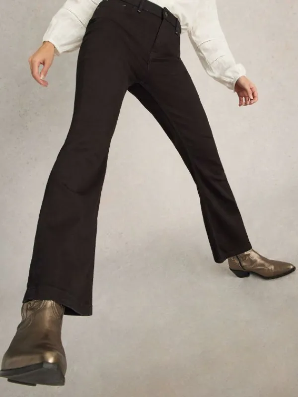 Harriet Bootcut Jean in BLACK DENIM<White Stuff Outlet