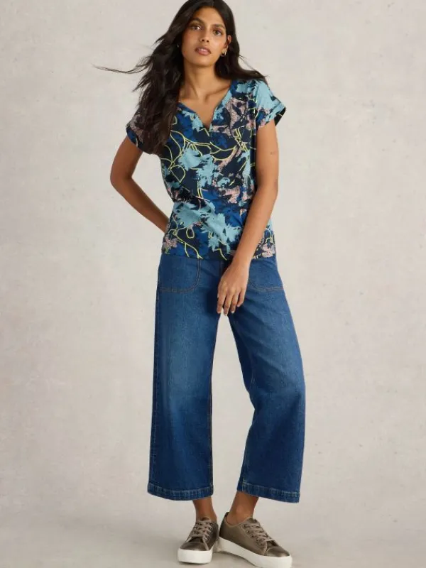 NELLY NOTCH NECK SHORT SLEEVE TEE in NAVY PRINT<White Stuff Sale