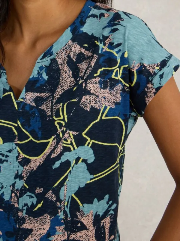 NELLY NOTCH NECK SHORT SLEEVE TEE in NAVY PRINT<White Stuff Sale