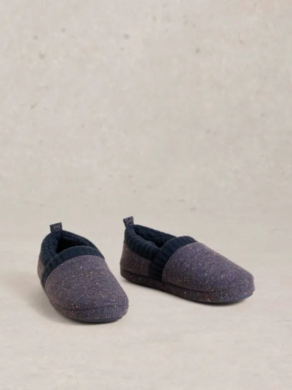 Ray Closed Back Slippers in NAVY MULTI<White Stuff Hot
