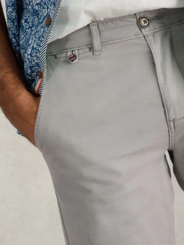 Sutton Organic Chino Short in LIGHT GREY<White Stuff New