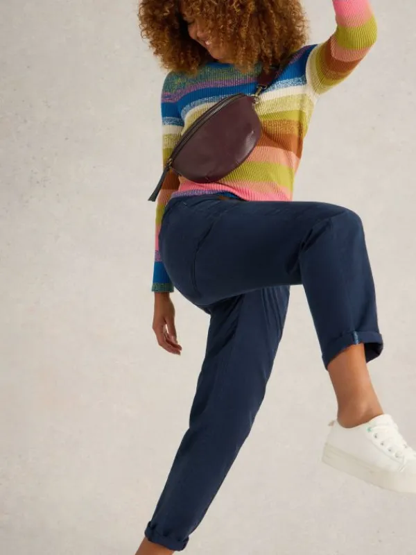 Thea Tapered Trouser in DARK NAVY<White Stuff Hot