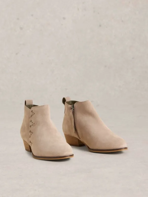 Willow Stud Ankle Boot in LIGHT GREY<White Stuff Fashion