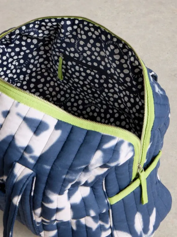 Zoe Printed Weekender Bag in NAVY PRINT<White Stuff New